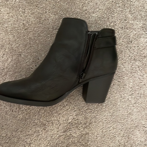 Express Ankle Boots - Picture 3 of 6